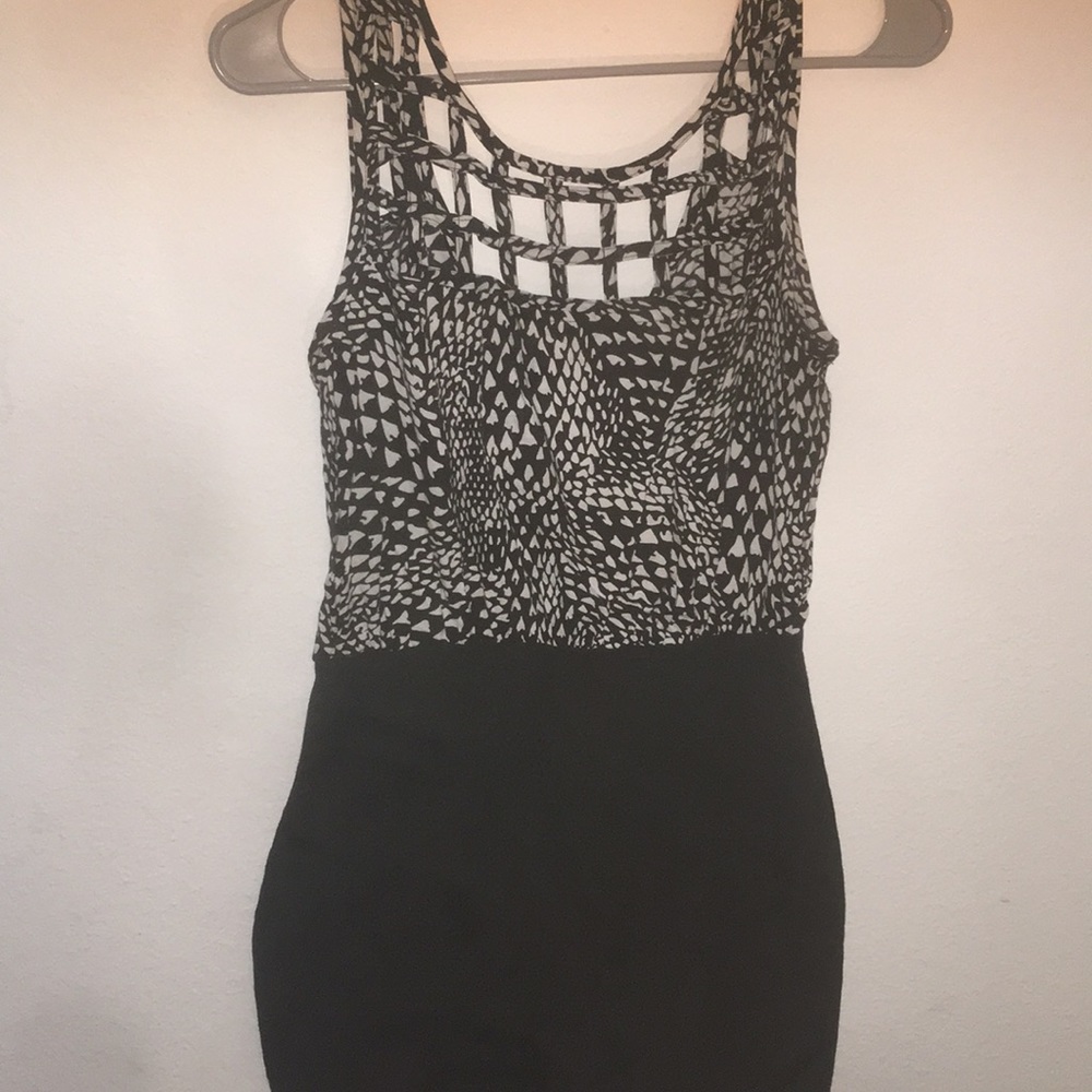 Dress - Picture 2 of 8